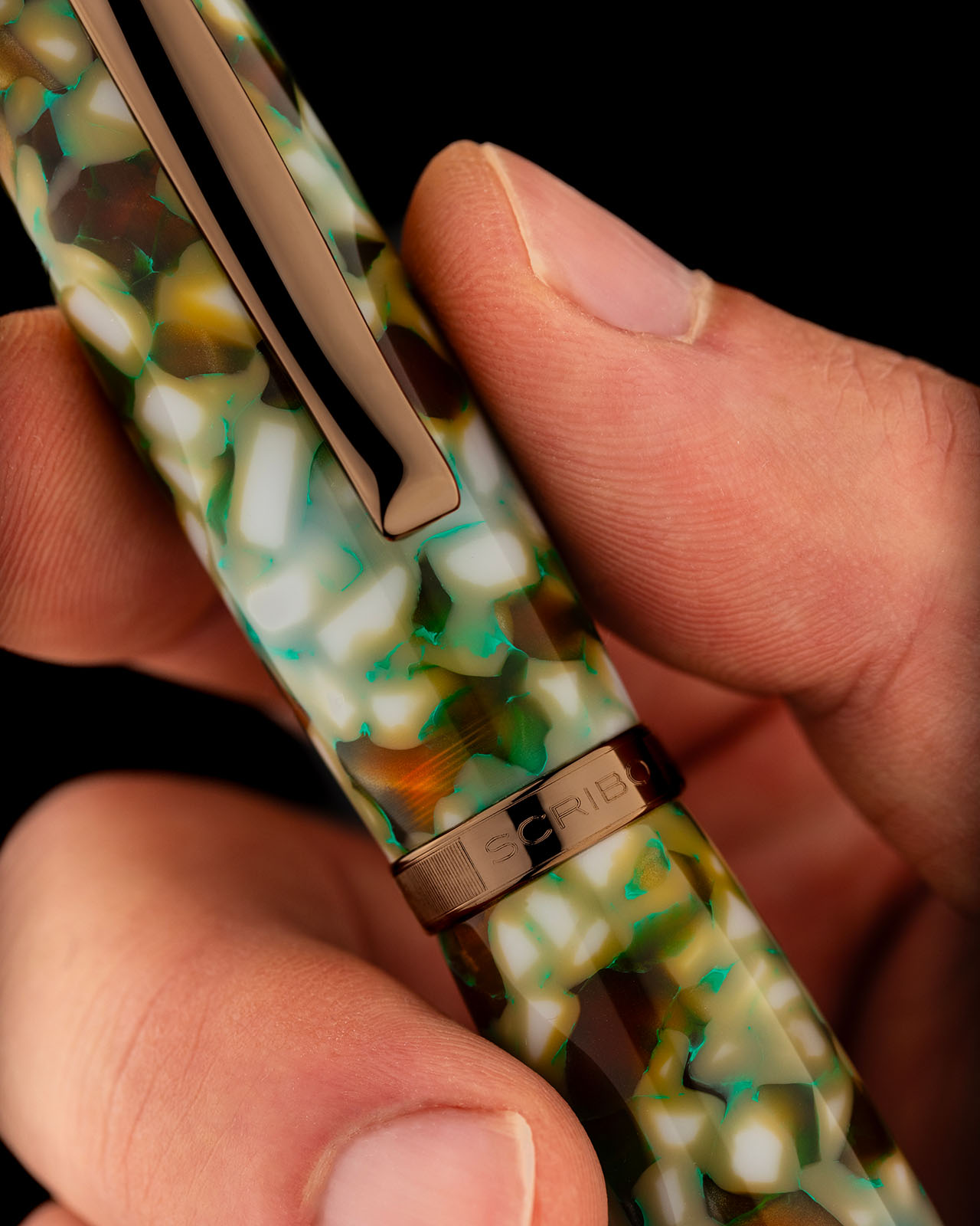 Travertino central hand