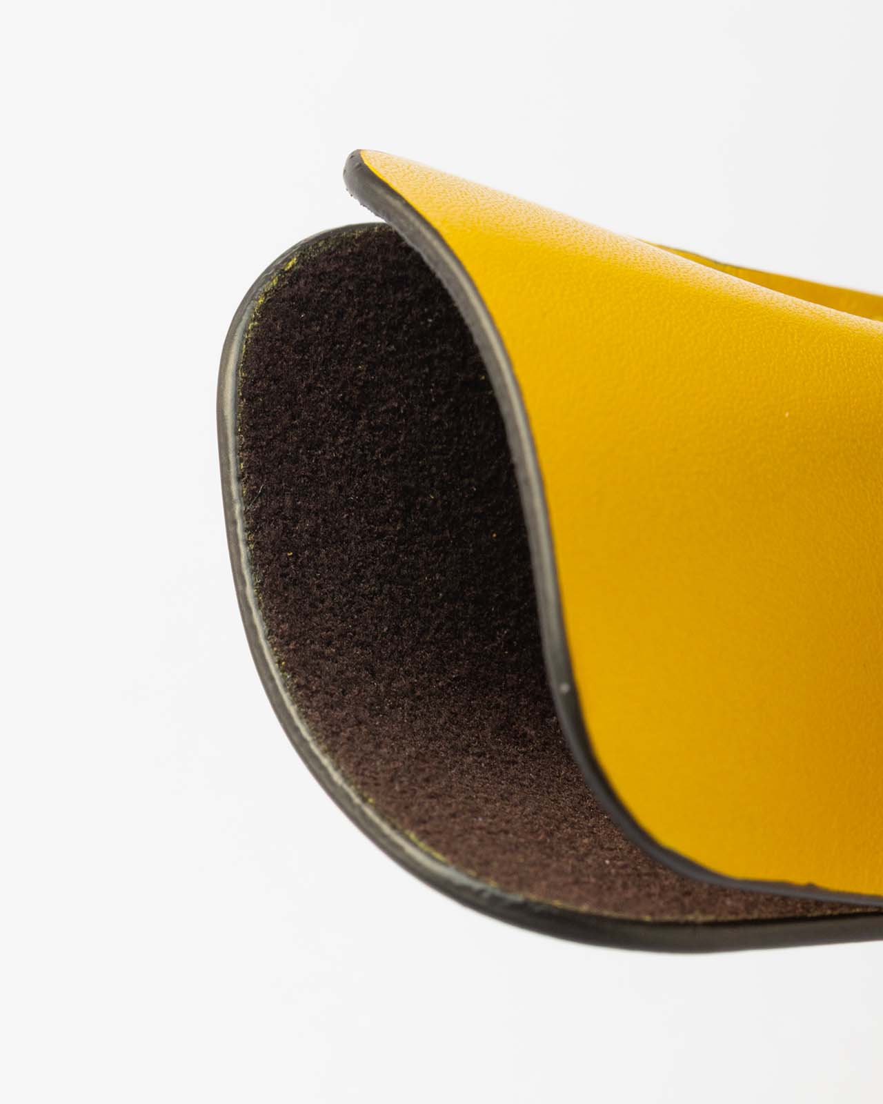 Giallo Cannella inside