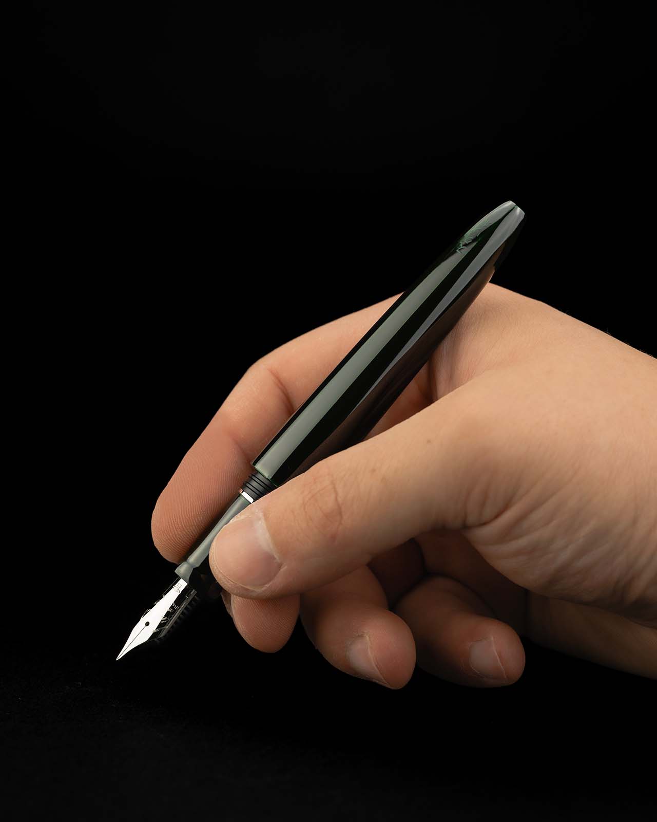 SCRIBO-hane-kuro-platin-hand