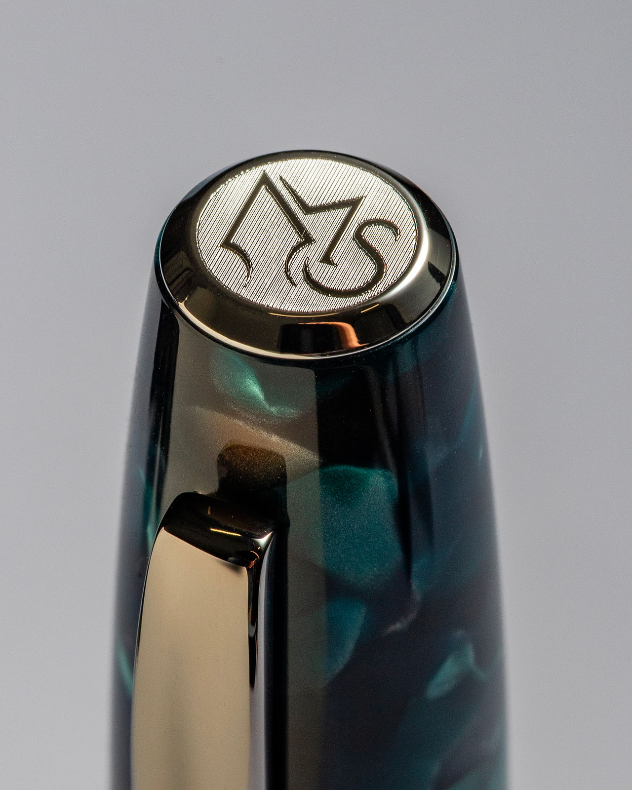 MS logo on top