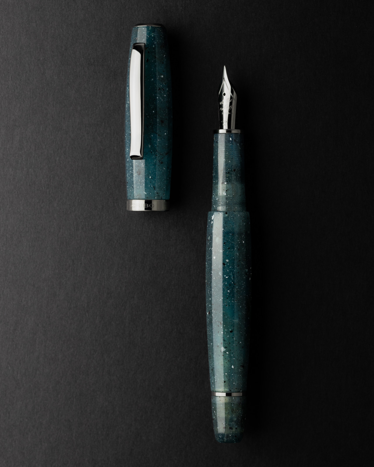 FEEL Altre Stelle black background